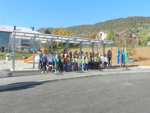 Otvoritev povezovalne ceste in avtobusnega postajališča pri Osnovni šoli Semič 5